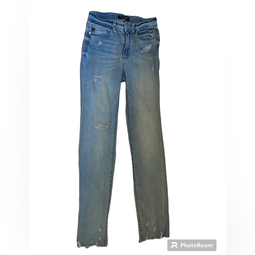 Judy blue straight leg distressed blue jeans